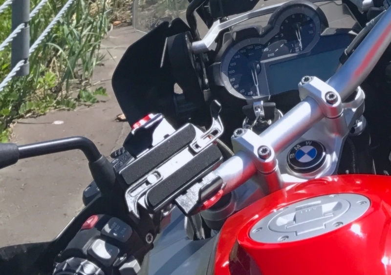 日本産】 スマホホルダー バックミラー 原付 スクーター バイク GPS 落下防止 固定