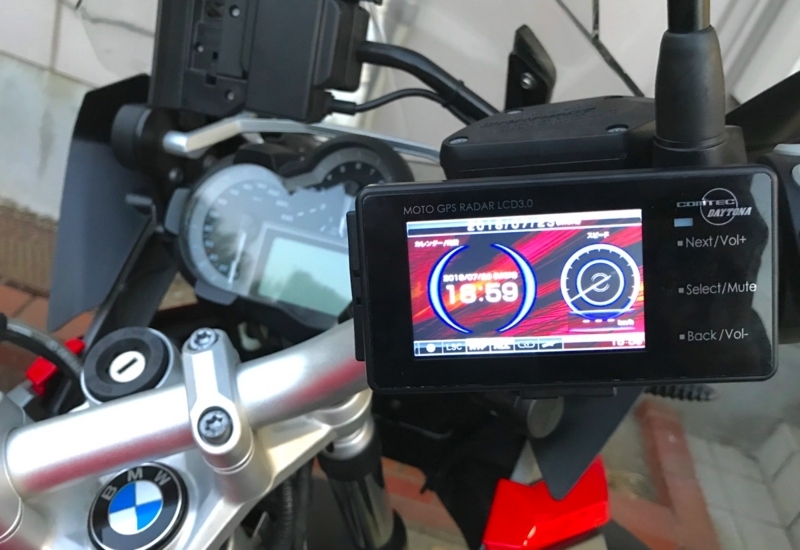 デイトナ製バイク用レーダー探知機「MOTO GPS RADAR LCD 3.0」レビュー 