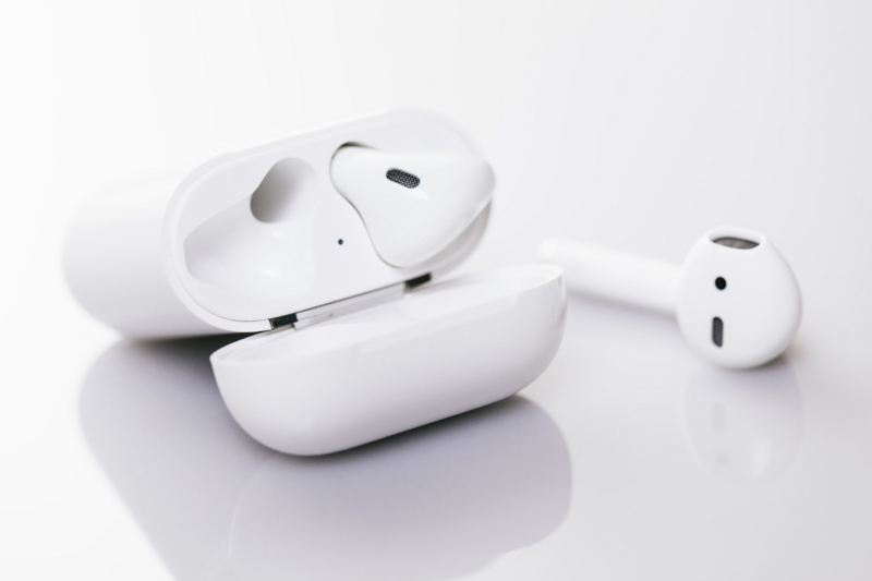 【おしゃれ・防水・便利】Apple AirPodsのおすすめケース10選