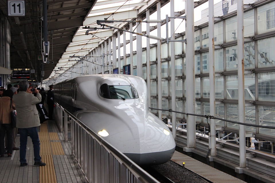 【ぷらっとこだま】お得な価格でゆったり旅！＋1,000円～でグリーン車に変更可能