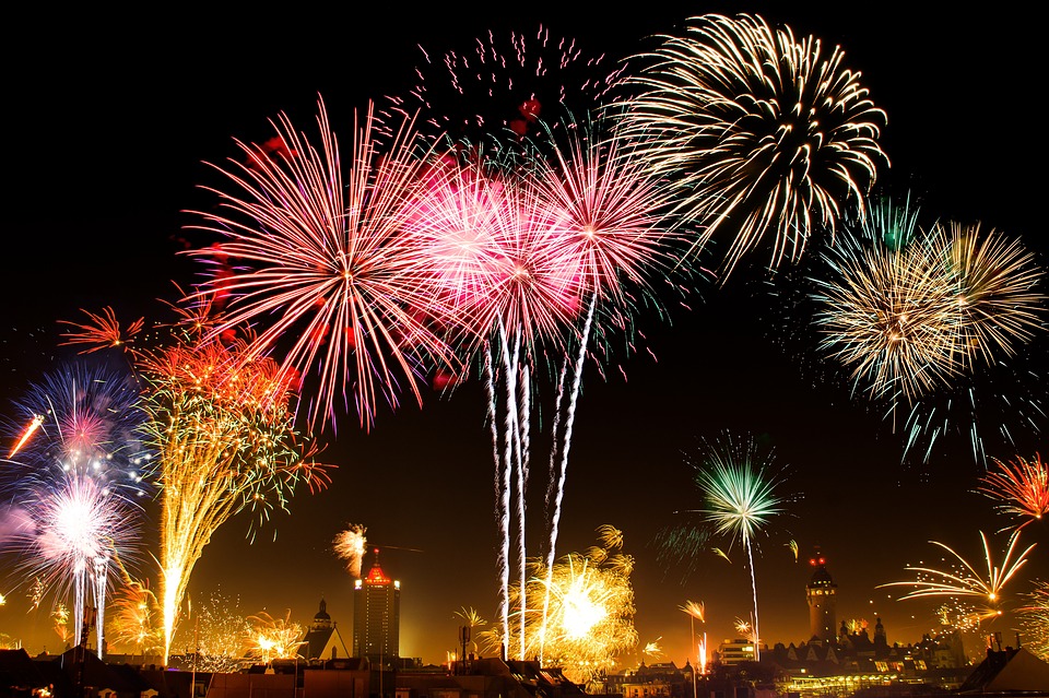 今年こそ花火を上手に撮影したい！初心者必見！花火の撮り方教えます。